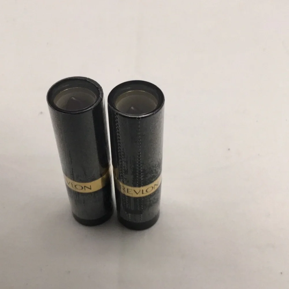 Set of 2 brand new Revlon lipsticks
